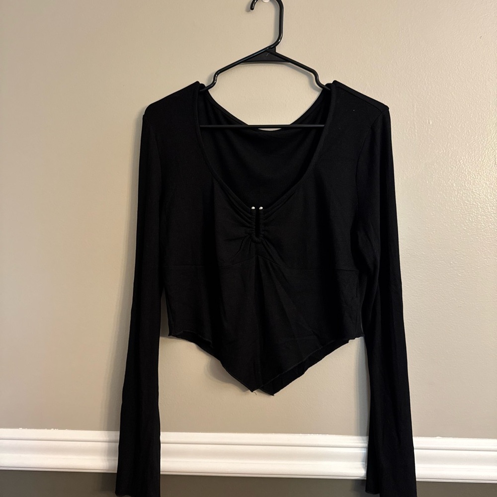 Women’s Amazon Black Long Sleeve Cropped Top: XL